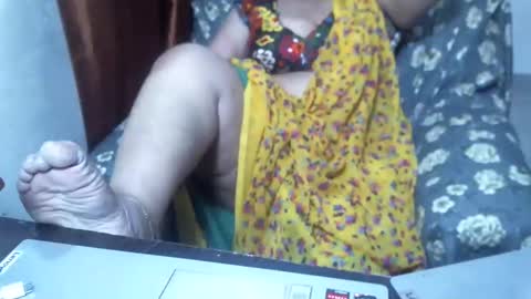 Snapshot of crezybhabihot chatting on 02.09.25 Sonika69 online show from 02.09.25