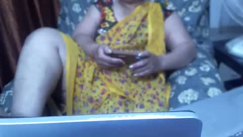 Snapshot of crezybhabihot chatting on 03.06.25 Sonika69 online show from 03.06.25