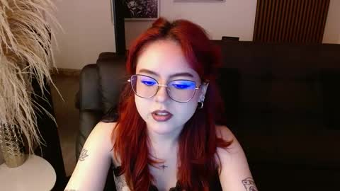 Snapshot of crimson_tati chatting on 02.07.25 Tatiana online show from 02.07.25