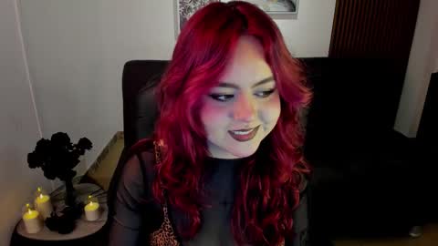 Snapshot of crimson_tati chatting on 09.28.25 Tatiana online show from 09.28.25