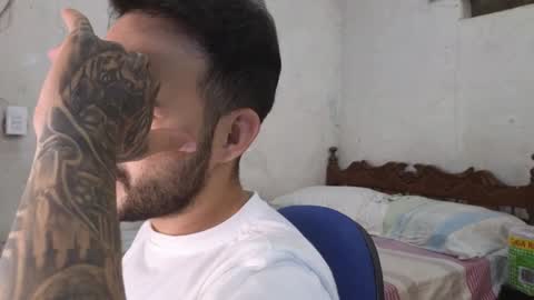 Snapshot of cris_simons chatting on 12.12.24 cris_simons online show from 12.12.24