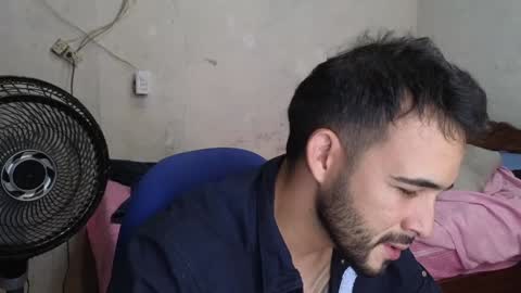 Snapshot of cris_simons chatting on 02.08.25 cris_simons online show from 02.08.25