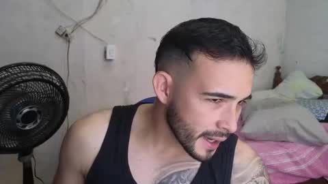 Snapshot of cris_simons chatting on 02.12.25 cris_simons online show from 02.12.25