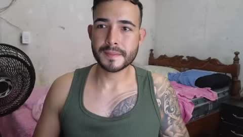 Snapshot of cris_simons chatting on 02.16.25 cris_simons online show from 02.16.25