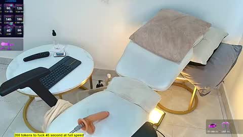 Snapshot of criss_evanss1 chatting on 09.24.25 Criss Evans online show from 09.24.25