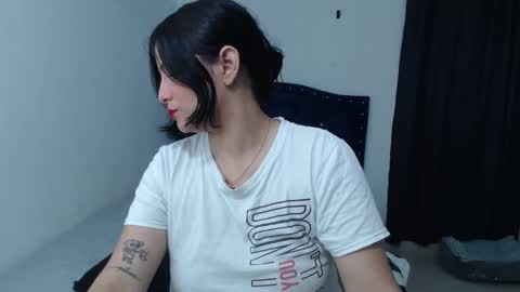 Snapshot of cristal_hot07 chatting on 02.07.25 Cristal online show from 02.07.25