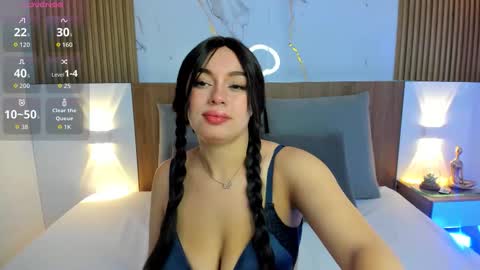 Snapshot of cristal_priincess chatting on 10.22.25 Cristal online show from 10.22.25