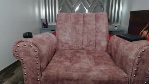 Natalie                      online show from 02.28.25