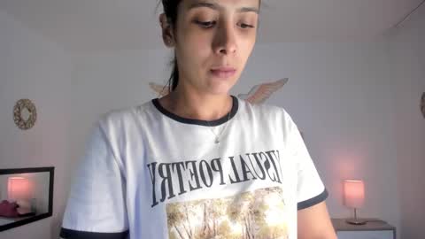 Snapshot of cristalmunez chatting on 12.26.24 cristal online show from 12.26.24