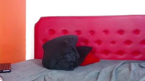 Snapshot of cristian_hot9 chatting on 11.18.25 cristian hot9 online show from 11.18.25