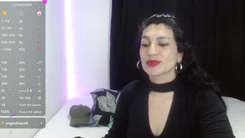 Snapshot of cristina_connor chatting on 12.29.24 Cristina online show from 12.29.24