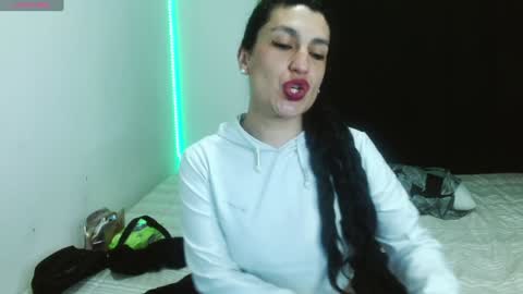 Snapshot of cristina_connor chatting on 01.07.25 Cristina online show from 01.07.25