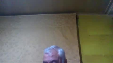 Snapshot of crmperez chatting on 12.18.24 crmperez online show from 12.18.24