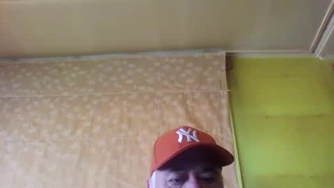 Snapshot of crmperez chatting on 12.25.24 crmperez online show from 12.25.24