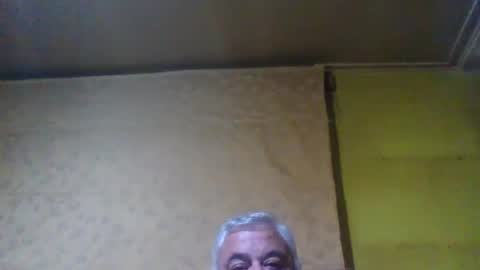 Snapshot of crmperez chatting on 01.31.25 crmperez online show from 01.31.25