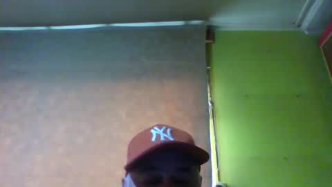 Snapshot of crmperez chatting on 10.01.25 crmperez online show from 10.01.25