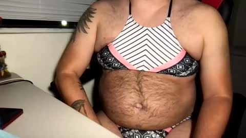 Snapshot of crossdressercrowe chatting on 10.05.25 Insta theramonacrowecd online show from 10.05.25