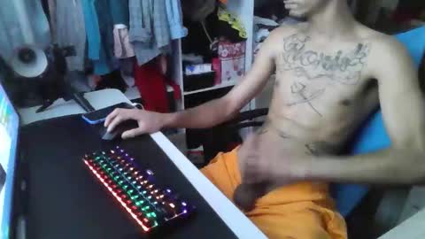 Snapshot of crudosoy chatting on 10.28.25 Carlo online show from 10.28.25