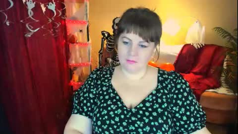 Snapshot of crystaalstaar chatting on 10.23.25 Anna online show from 10.23.25