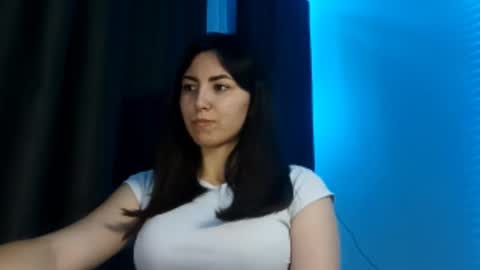 Snapshot of crystabeckelhimer chatting on 12.03.25 Alie online show from 12.03.25