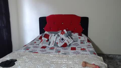 Snapshot of crystal_milkmature chatting on 09.10.25 Crystal Milf online show from 09.10.25