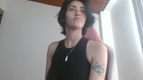 Snapshot of crystal_starx chatting on 09.20.25 Crystal Blaze online show from 09.20.25