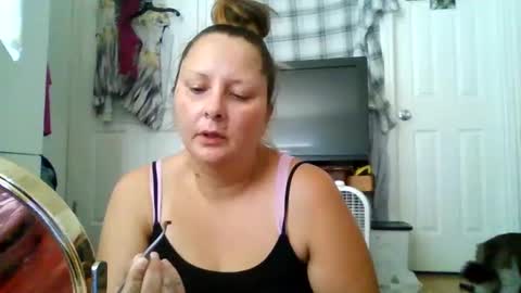 Snapshot of crystalbarbie214 chatting on 09.15.25 crystalbarbie214 online show from 09.15.25