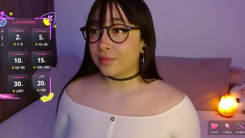 Snapshot of crystalitesq chatting on 10.01.25 Olivia online show from 10.01.25