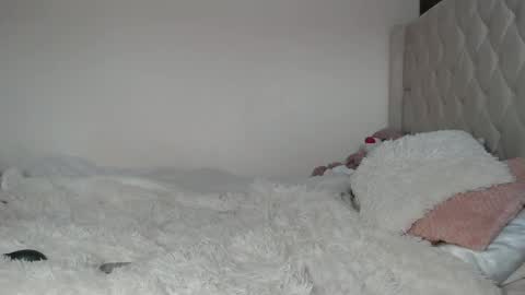 Snapshot of crystalsweet2000 chatting on 01.10.25 MissCrystal online show from 01.10.25