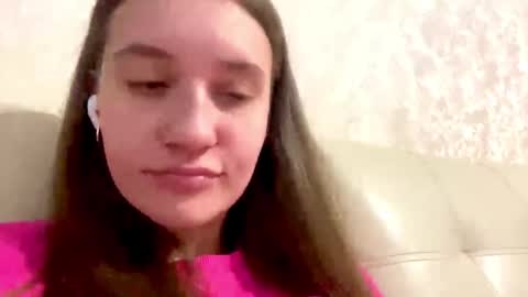 Snapshot of crystalvessell chatting on 10.23.25 Angel online show from 10.23.25
