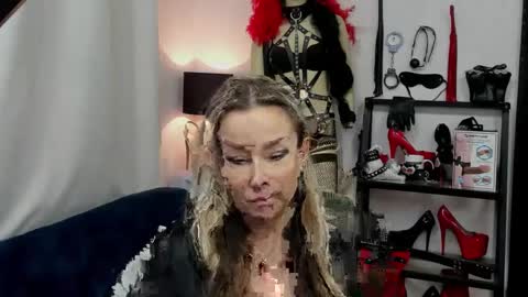 CrystalHotty online show from 01.05.25