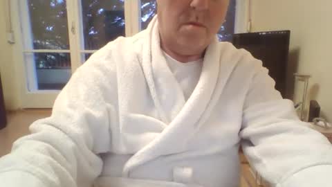 Snapshot of csikar1 chatting on 11.14.25 csikar1 online show from 11.14.25