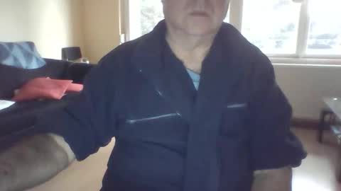 Snapshot of csikar1 chatting on 11.17.25 csikar1 online show from 11.17.25