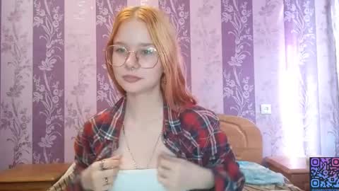 Snapshot of cucumber_kringe chatting on 10.01.25 Sia online show from 10.01.25