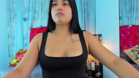 Snapshot of cumming_tiffani chatting on 12.11.24 cumming tiffani online show from 12.11.24