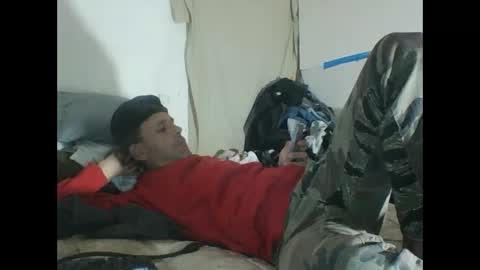 Snapshot of cumslutboi27 chatting on 01.18.25 cumslutboi27 online show from 01.18.25