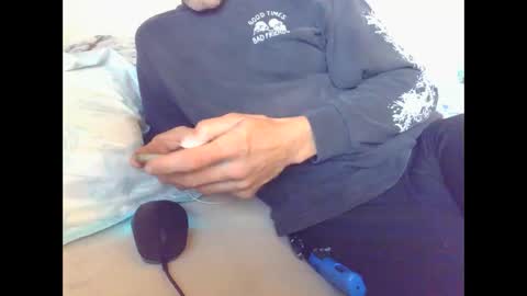 Snapshot of cumslutboi27 chatting on 10.05.25 cumslutboi27 online show from 10.05.25