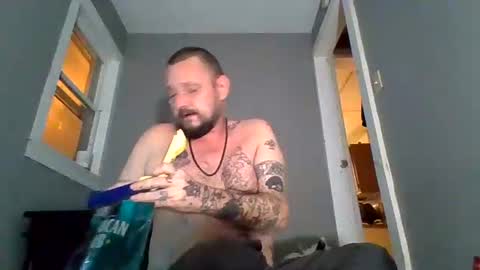 Snapshot of cuntreeboy68 chatting on 01.12.25 Bash online show from 01.12.25