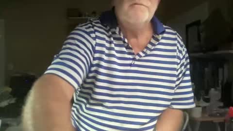 Snapshot of curo69 chatting on 10.07.25 ALAN online show from 10.07.25