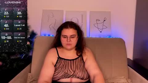 Snapshot of curvy_janie chatting on 12.18.24 Jane online show from 12.18.24