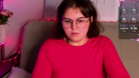 Snapshot of curvy_janie chatting on 10.07.25 Jane online show from 10.07.25