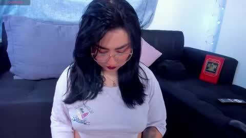 Snapshot of curvybaddie chatting on 11.04.25 A online show from 11.04.25