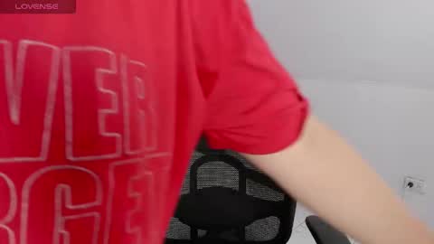 cloe chanel online show from 11.28.25