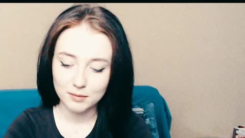 Snapshot of cute_emeli_ chatting on 11.06.25 cute_emeli_ online show from 11.06.25