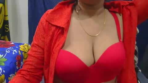 Snapshot of cute_kashmira99 chatting on 10.29.25 kashmira online show from 10.29.25