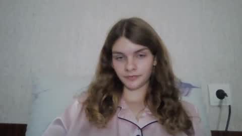 Snapshot of cute_kitte chatting on 12.22.24 cute_kitte online show from 12.22.24