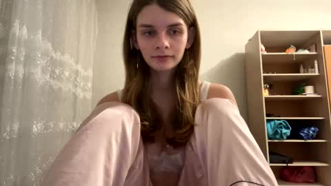 Snapshot of cute_kitte chatting on 02.11.25 cute_kitte online show from 02.11.25