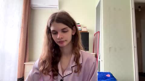 Snapshot of cute_kitte chatting on 10.03.25 cute_kitte online show from 10.03.25