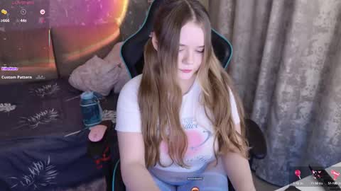 Snapshot of cute_pleasure chatting on 03.10.25 Aleksandra online show from 03.10.25