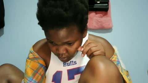 Snapshot of cute_roxie chatting on 10.05.25 cute_roxie online show from 10.05.25